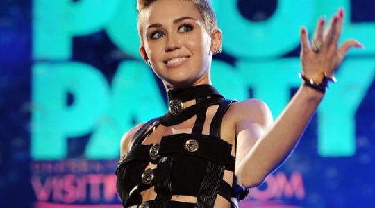 Πρόσωπο της χρονιάς η Miley Cyrus;