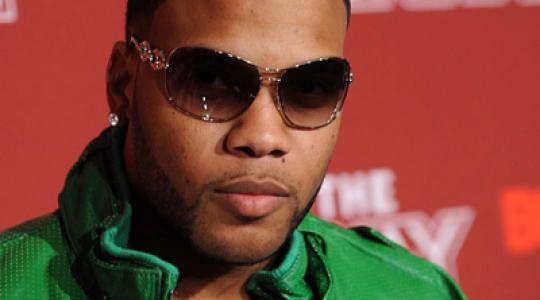 Δες την εμφάνιση του Flo Rida…