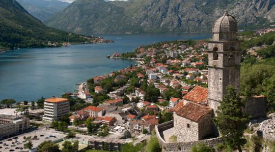 Απόλυτη αίσθηση χαλάρωσης στο Kotor Bay στο Μαυροβούνιο