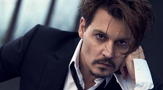Όλοι θέλουν ένα κομμάτι ελληνικής γης… Ο Johnny Depp κατέληξε σε ποιο ήδη και… εμείς ακόμα να καταλήξουμε που θα πάμε απόψε…