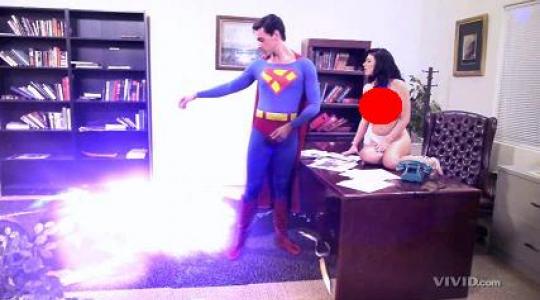 Superman…. ένας super ήρωας… έχει πάντα αντοχές στο κρεβάτι..!