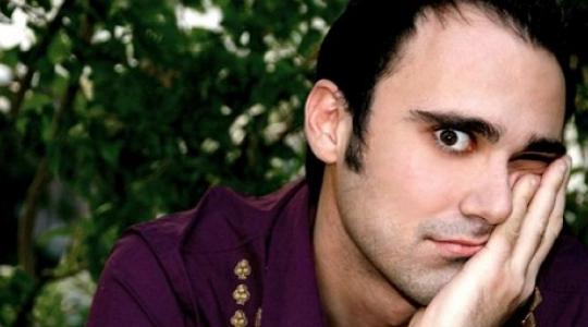 Γιώργος Καπουτζίδης…. ρίχνουν τα πάντα στα πόδια του προκειμένου να πει το ναι..!