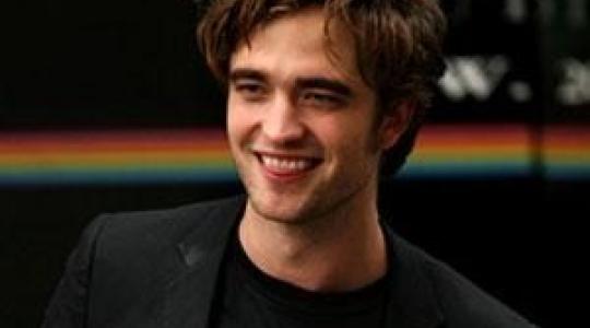 Ο Robert Pattinson ένας εκ των παρουσιαστών των Golden Globes!