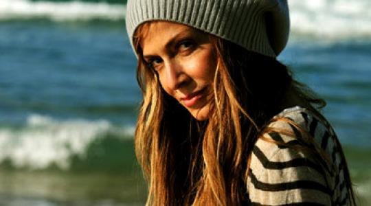 Καλά που έβαλε και η Κοντοβά το χεράκι της, μπας και βγει στον αέρα το reality της Βίσση, επιτέλους..!