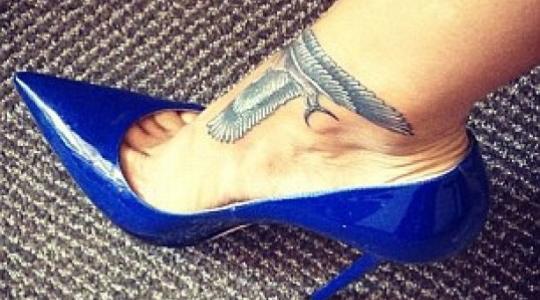 Αυτό είναι το 17ο tattoo γνωστής τραγουδίστριας…