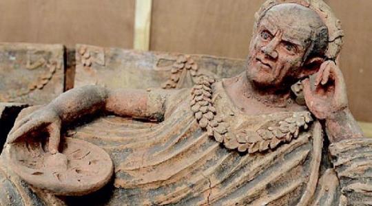 Απίστευτη ανακάλυψη: Βρήκαν αποθήκη με 45 κιβώτια αρχαίους θησαυρούς