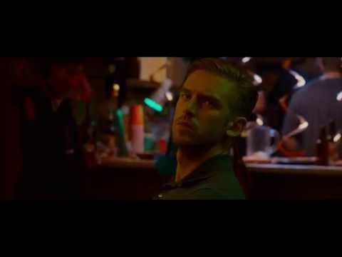 Εναλλακτικό trailer του «The Guest» μας έπεισε για τα καλά