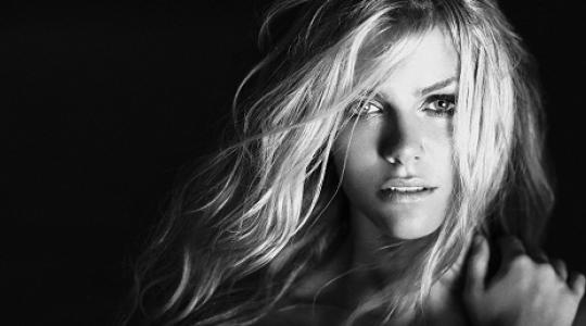 Brooklyn Decker…. ολόγυμνη….! Θέλετε να δείτε..??