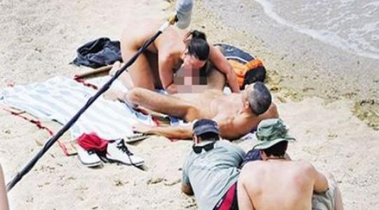 Σκληρό πορνό στην παραλία της Μυκόνου – Πάγωσαν οι τουρίστες με αυτό που αντίκρισαν! (PHOTOS)
