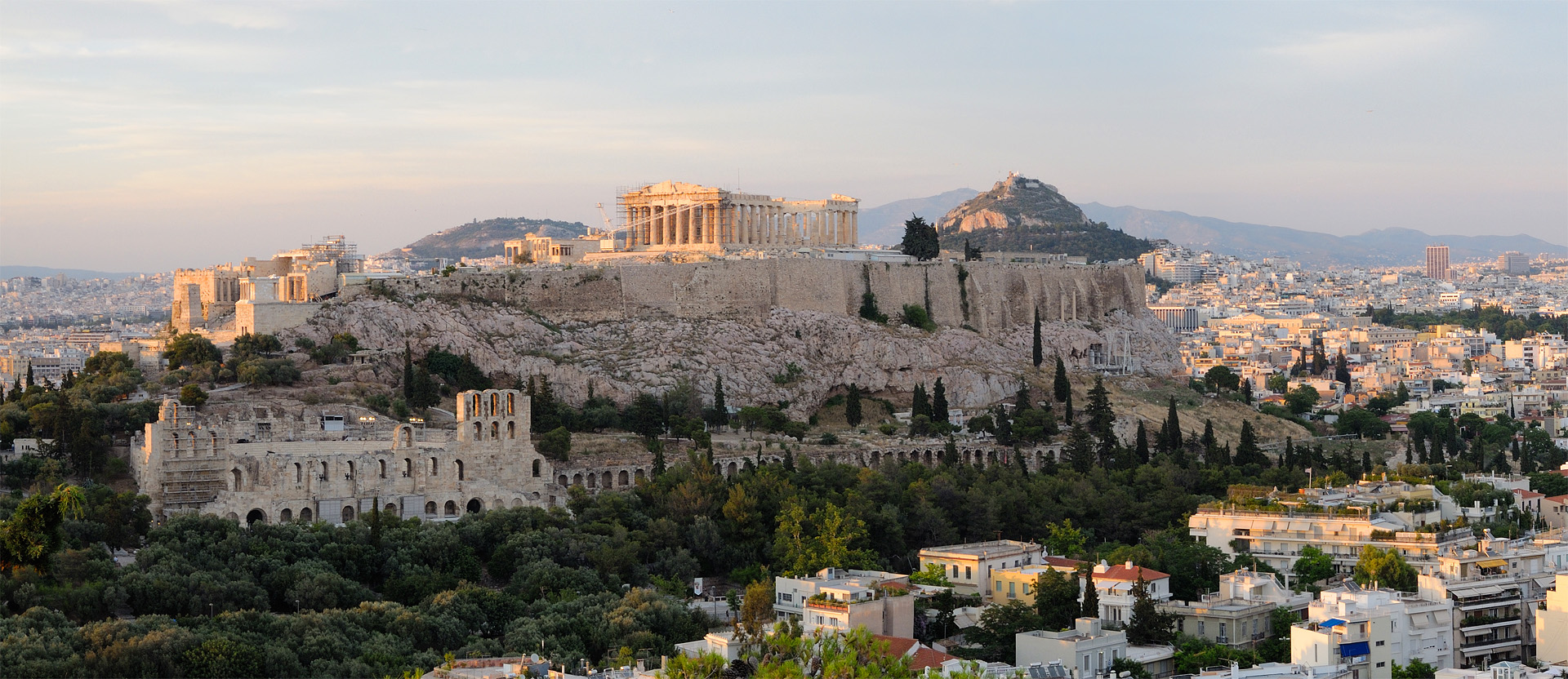 Αυτά είναι τα μέρη στην Αθήνα με το μεγαλύτερο τουριστικό ενδιαφέρον!