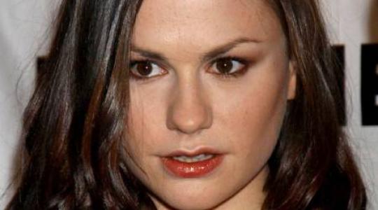 Anna Paquin is bisexual, indeed!