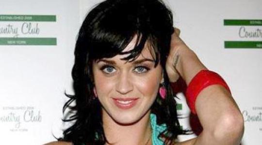 Η Katy Perry αποκαλύπτει ότι το νέο της άλμπουμ θα είναι ένοχη απόλαυση!!