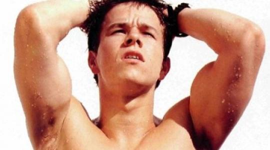 Ο Mark Wahlberg βάζει πάνω από όλα τον ιερέα του… ή τουλάχιστον την γνώμη του ιερέα του..