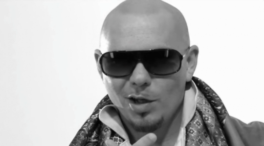 Κόκκινη κάρτα ο Pitbull στη Μαλαισία