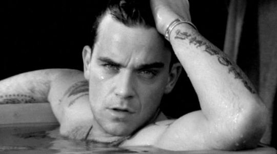 Η γυμνή φωτογραφία του  Robbie Williams που κάνει το γύρο του διαδικτύου