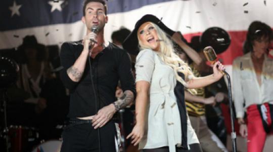 Έκανε επιτέλους πρεμιέρα το νέο βίντεο των Maroon 5 μαζί με τη Christina Aguilera στο “Moves like Jagger”…