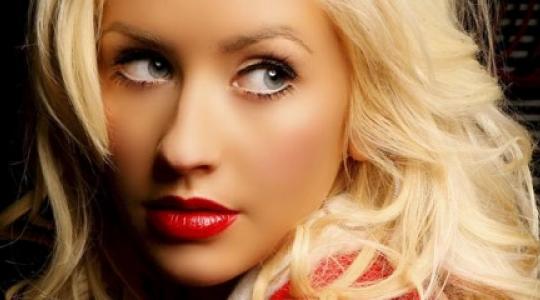 Η Christina Aguilera στον τελικό του American Idol