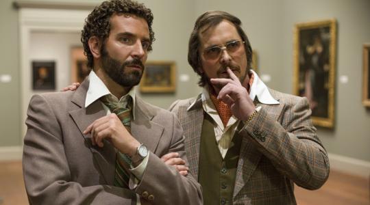Ο Christian Bale και ο Bradley Cooper φέρνουν τη καταστροφή στο «American Hustle»