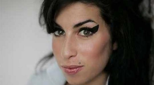 Η Amy Winehouse σοβαρεύτηκε???