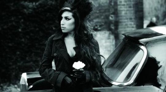 Πιο αυτοβιογραφική από ποτέ η Amy Winehouse στο νέο της άλμπουμ…