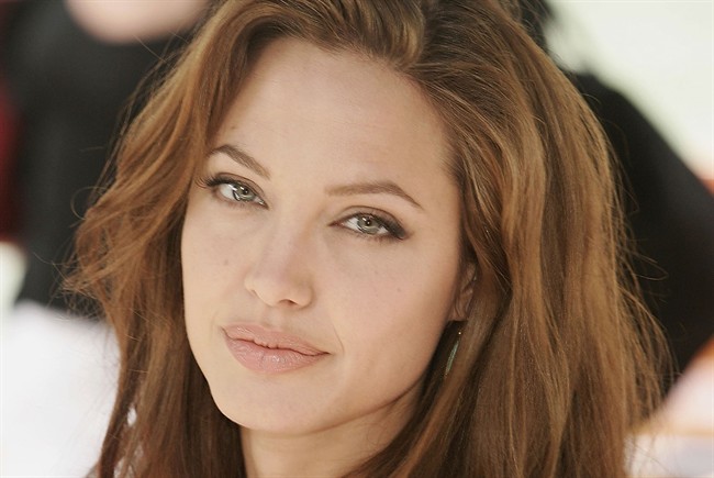 Η Angelina Jolie βρήκε τον αντικαταστάτη που θα αναπληρώσει το κενό του Brad Pitt στην Αυστραλία!