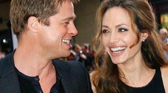 Pitt -Jolie : Μαγεύτηκαν από τη Σαντορίνη και αγόρασαν σπίτι!