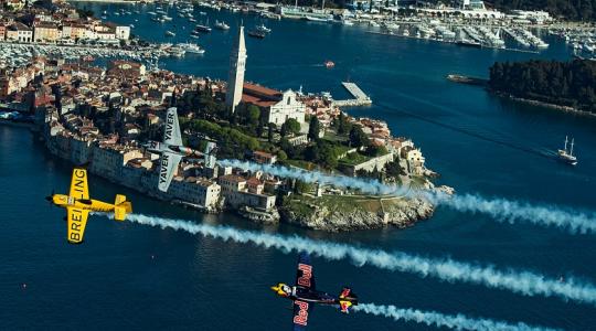 Οι αερομαχίες του Red Bull Air Race συνεχίζονται στην Κροατία!