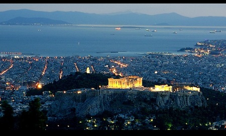 Εσείς έχετε δει πως φαίνεται η νυχτερινή Αθήνα από το διάστημα;