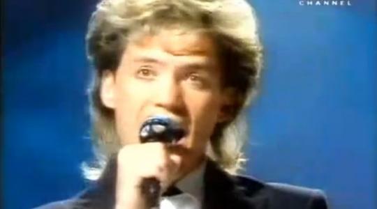 Eurovision Flashback: Πάμε 26 χρόνια πίσω με τον Θάνο Καλλίρη και τους Bang