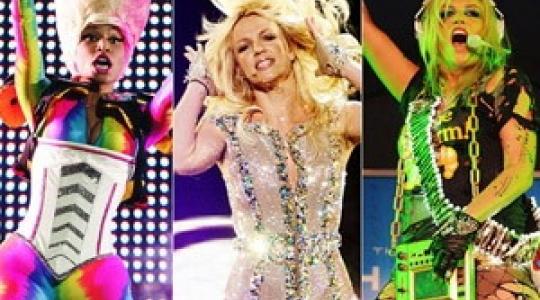 Φλερτάρει με την κορυφή το “Till The World Ends” remix της Britney με Ke$ha και Nicki Minaj!