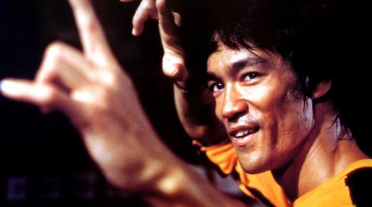 Μια καλύτερη γνωριμία με τον Bruce Lee στο «Be Water»