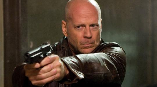 Πόσοι κυνηγάνε τον Bruce Willis;