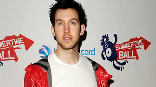 Είπαμε τέλος το frontman για τον Calvin Harris…