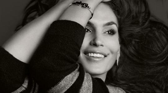 Το ντεμπούτο της σχεδιάστριας πια Cindy Crawford!