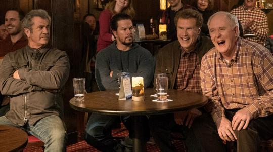 Η αντιζηλία των Ferrell και Wahlberg καλά κρατεί στο «Daddy’s Home 2»