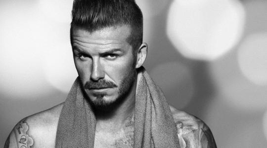 O DAVID BECKHAM .. ΣΤΑ ΧΙΟΝΙΑ!