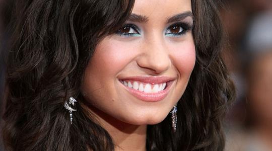 Όλα τα λάθη του Confident της Demi Lovato