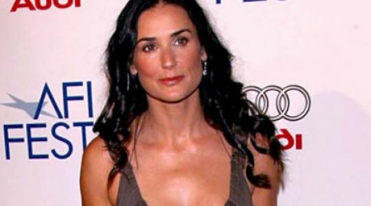 Demi Moore : Στα γυρίσματα της νέας της ταινίας με εκλεκτούς ηθοποιούς!