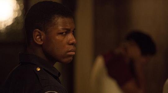 Ο John Boyega κινδυνεύει στο νέο trailer του «Detroit»