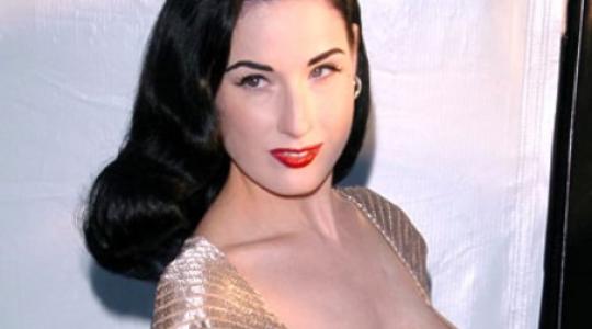 Δείτε την Dita Von Teese σε μια διαφήμιση που σίγουρα θα απαγορευθεί σε κάποιες  χώρες!