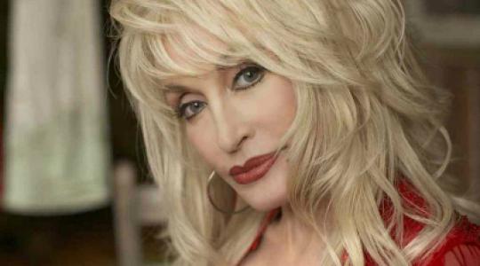 Η Dolly Parton επέστρεψε στην Αυστραλία… και είναι κατενθουσιασμένη!