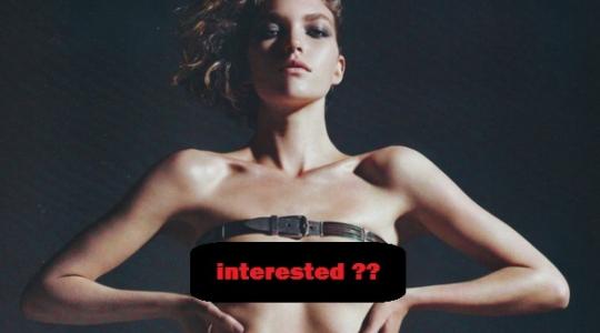 Arizona Muse…μην μας πείτε ότι δεν θα παίρνατε αυτή την τσάντα μετά από τέτοια full frontal προώθηση!!