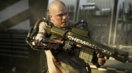Ο Matt Damon προσπαθεί να σώσει τη ζωή του στο νέο trailer του «Elysium»
