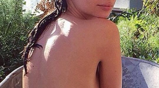 Έριξε το Instagram! Πασίγνωστο μοντέλο ποζάρει γυμνή μέσα στην μπανιέρα της!
