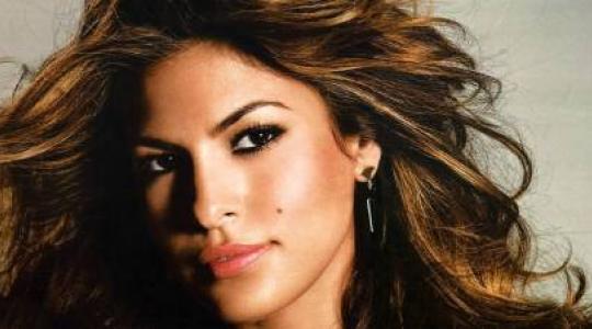 Η Eva Mendes  καλόγρια;