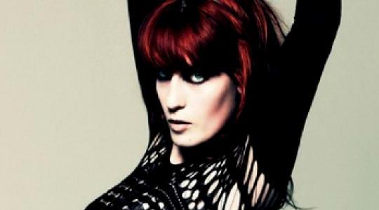 H Florence Welch διασκευάζει με τον δικό της μοναδικό τρόπο το “Get Lucky”