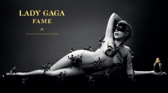 Ακατάλληλη για ανηλίκους η διαφήμιση του αρώματος της Gaga!