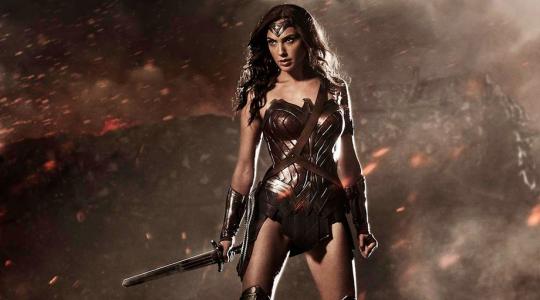 Η Wonder Woman φέρνει τη σωτηρία στο νέο απόσπασμα