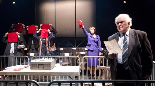 Νέα ημερομηνία για την έναρξη της παράστασης “Η Ανάκριση” του Π. Βάις, στο Θέατρο Τζένη Καρέζη