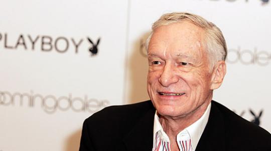 Δυσκολεύτηκε ο Hugh Hefner να ξεπεράσει τον χωρισμό του!!! Δείτε την επόμενη κουνέλα!!!